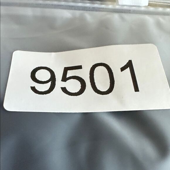 EUC Lululemon Women's Hotty Hot Black Athletic Shorts 4” Inseam - Size 10 - Picture 11 of 11